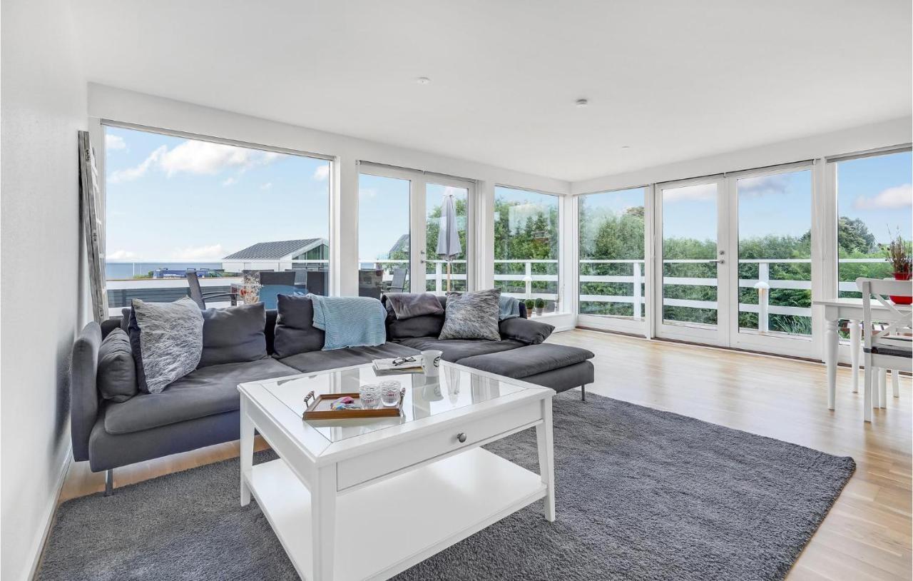 2 Bedroom Stunning Home In Strøby Ladeplads Exteriör bild