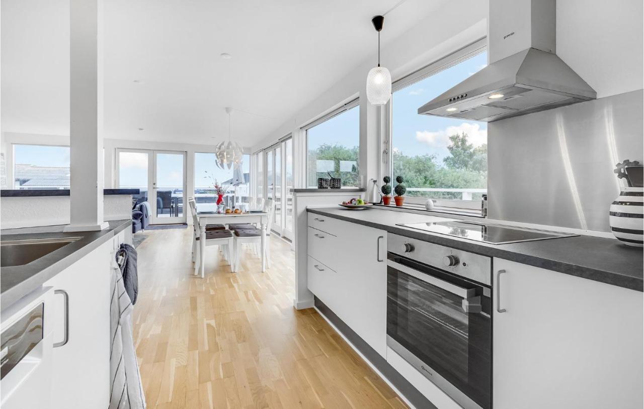 2 Bedroom Stunning Home In Strøby Ladeplads Exteriör bild
