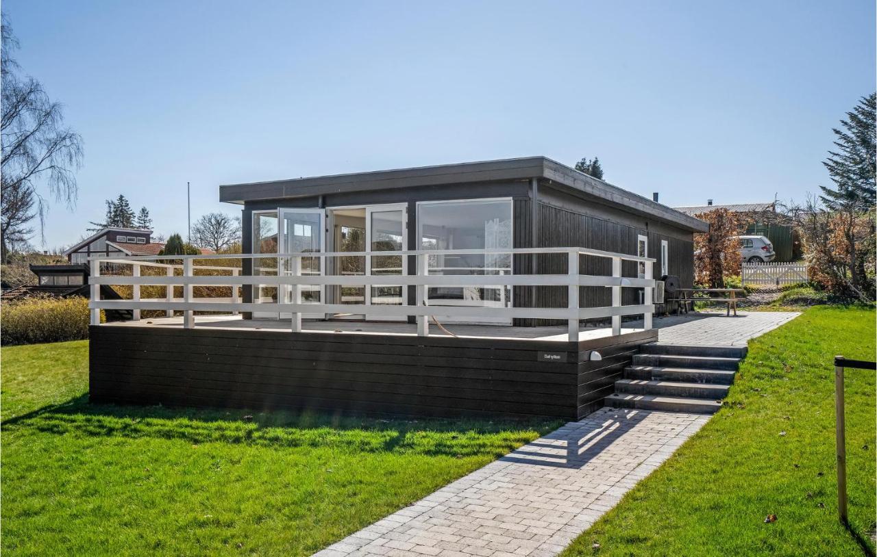 2 Bedroom Stunning Home In Strøby Ladeplads Exteriör bild
